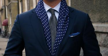 Як зав'язувати чоловічий шарф: стильні варіанти на кожен день і для виходу у світ