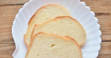 Rețete culinare și rețete foto Cum se prepară crutoane cu pâine și șprot