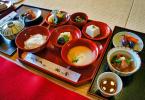 Pola Makan Orang Jepang: Apakah Baunya Menyebabkan Organisme?