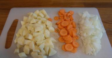 Povrće gulaš sa selera u multivartsi: recept s pokrokovimi fotografije